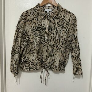 Marc New York Animal Print Button-Up cropped Blouse. Size Large